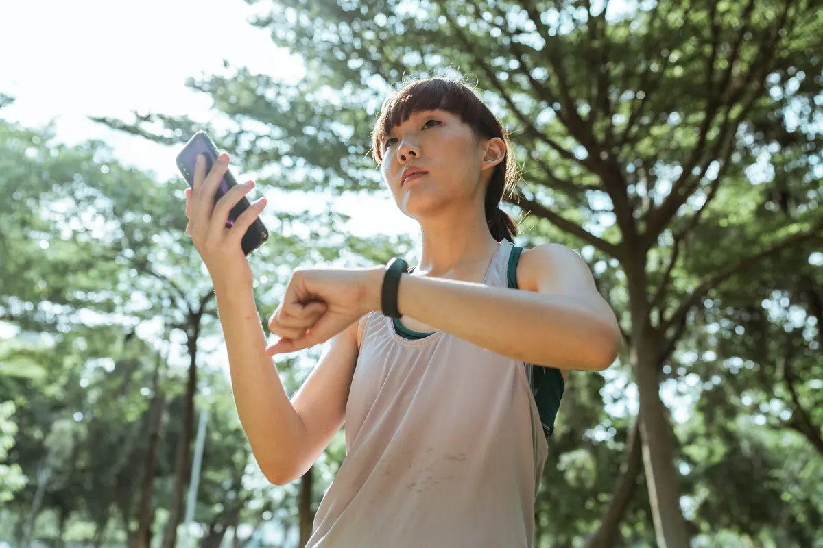 Smartwatch Heart Rate Accuracy: When to Trust It and When to Use a Chest Strap
